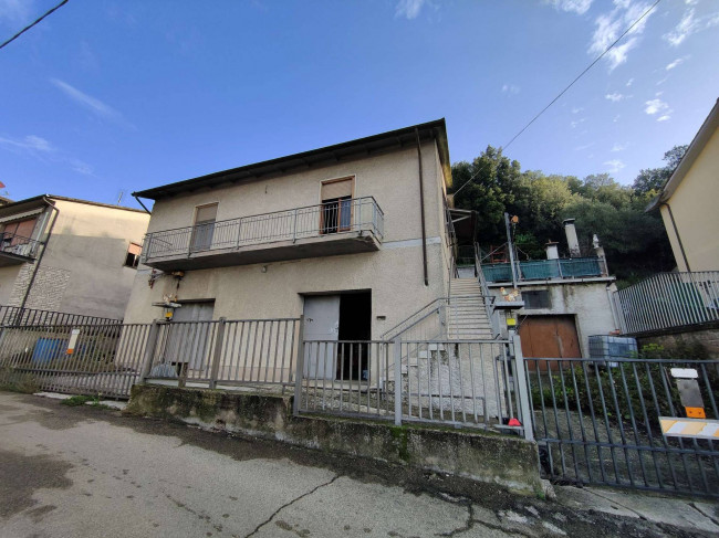 Casa singola in vendita a Amelia