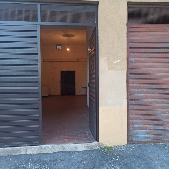 Box o garage in vendita a Soriano nel Cimino