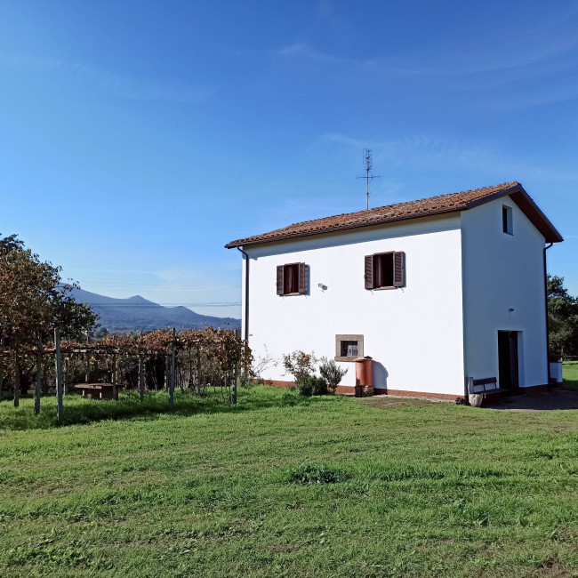 Casa singola in vendita a Soriano nel Cimino