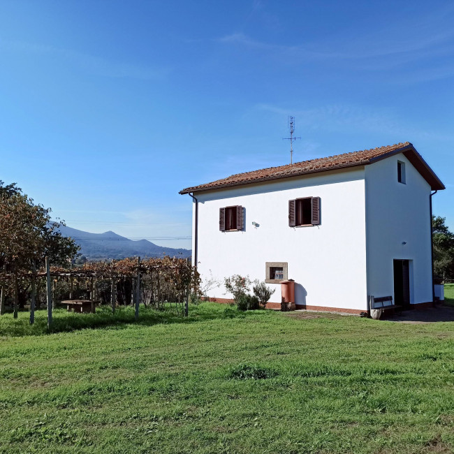 Casa singola in vendita a Soriano nel Cimino
