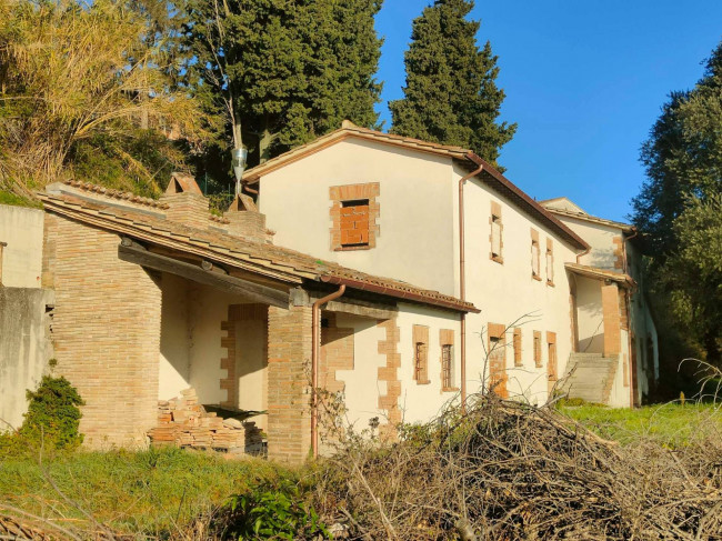 Casale in vendita a Avigliano Umbro
