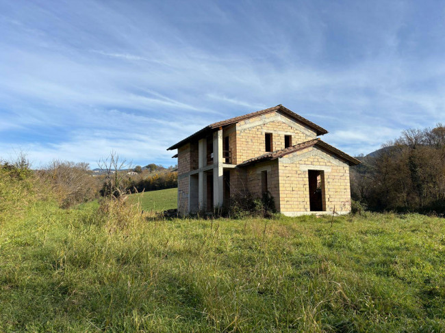 Rustico in vendita a Guardea