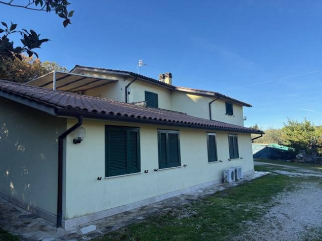 Casa singola in vendita a Narni