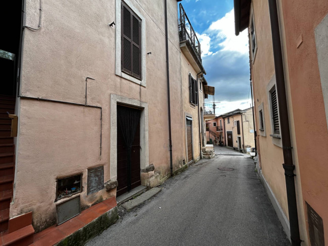 Appartamento in vendita a Bassano in Teverina