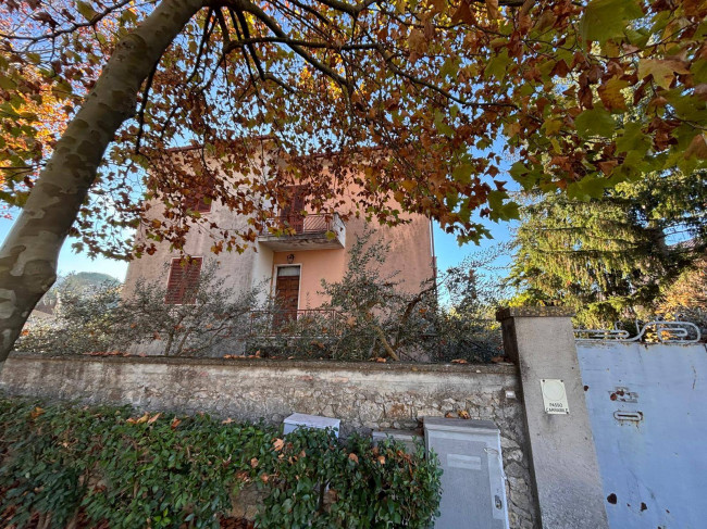 Casa singola in vendita a Amelia