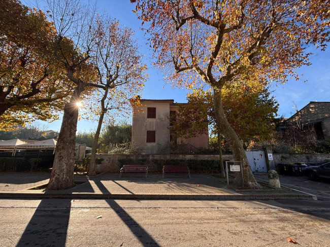 Casa singola in vendita a Amelia