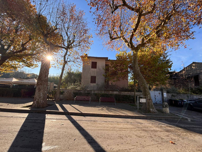 Casa singola in vendita a Amelia