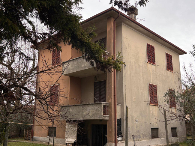 Casa singola in vendita a Amelia