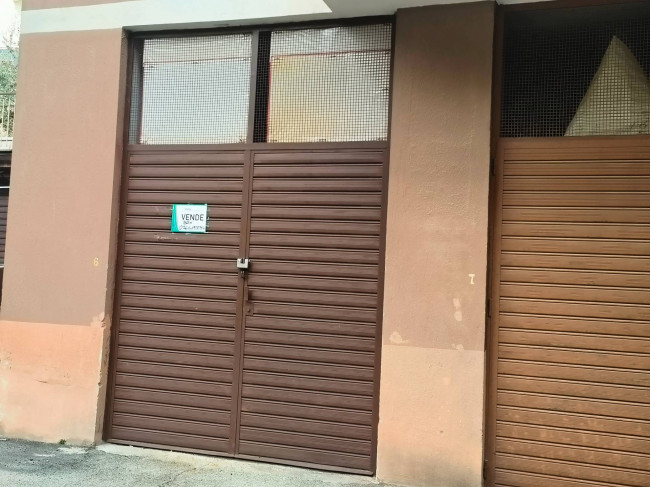 Box o garage in vendita a Soriano nel Cimino