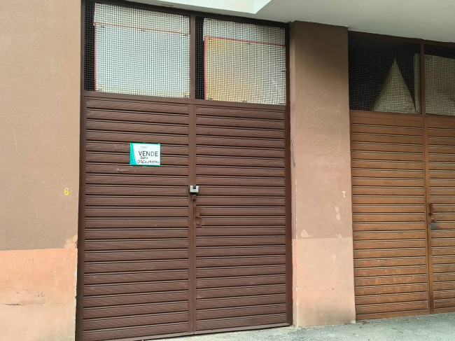 Box o garage in vendita a Soriano nel Cimino