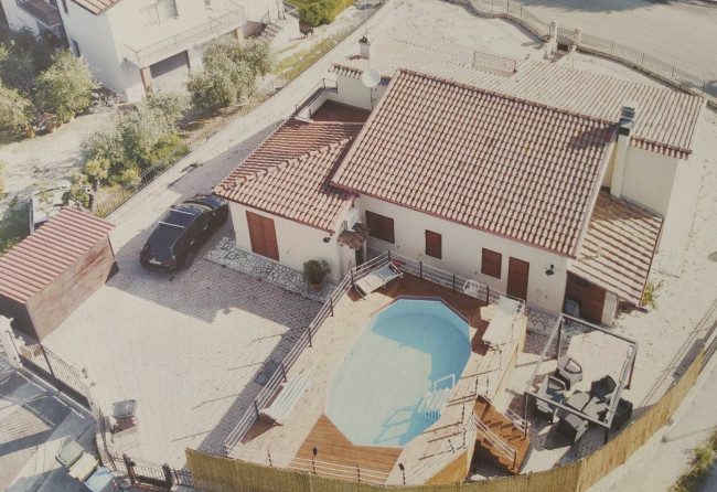 Villa in vendita a Amelia