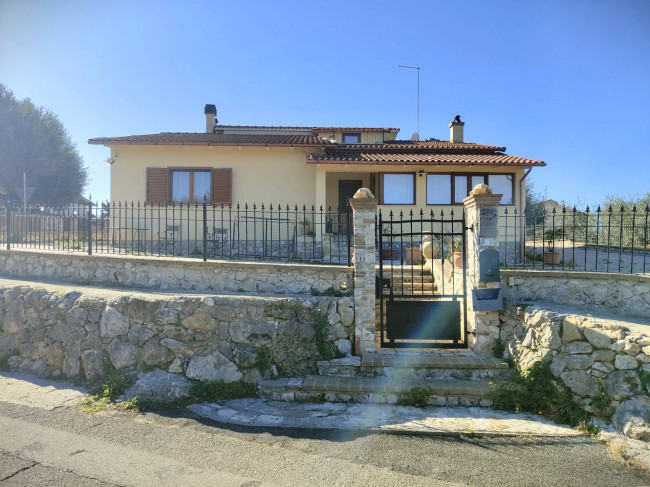 Villa in vendita a Amelia