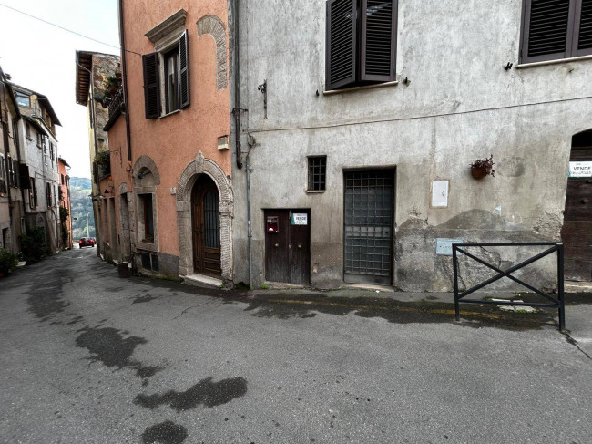 Deposito in vendita a Orte