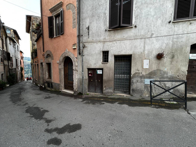 Deposito in vendita a Orte