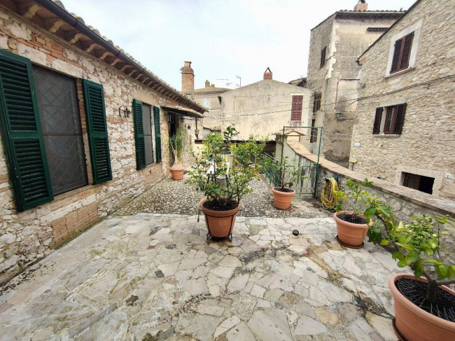 Palazzo Nobiliare in vendita a Lugnano in Teverina