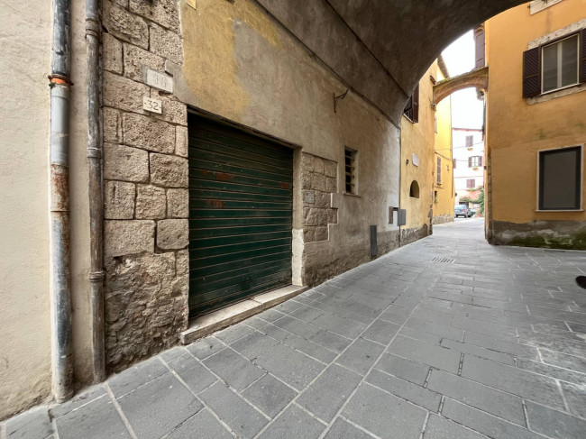 Magazzino in vendita a Orte