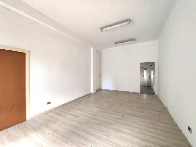 Locale commerciale in affitto a Amelia