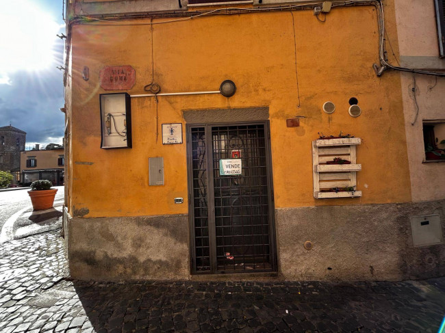 Locale commerciale in vendita a Vasanello