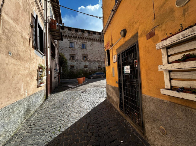 Locale commerciale in vendita a Vasanello