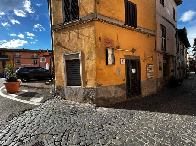 Locale commerciale in vendita a Vasanello