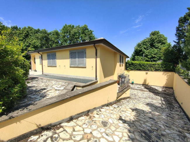 Villa in vendita a Montecchio