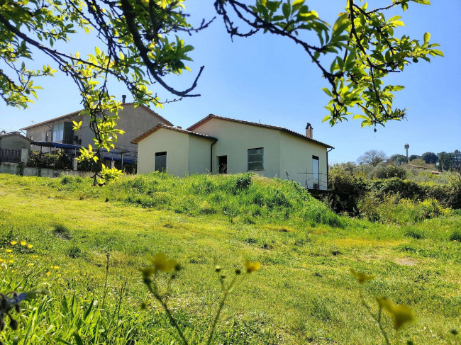 Casa singola in vendita a Amelia