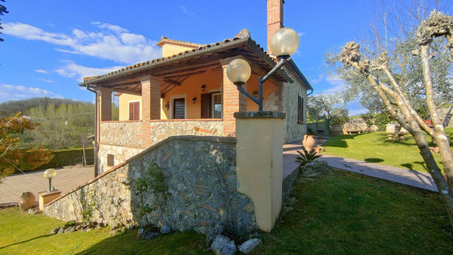 Villa in vendita a Avigliano Umbro
