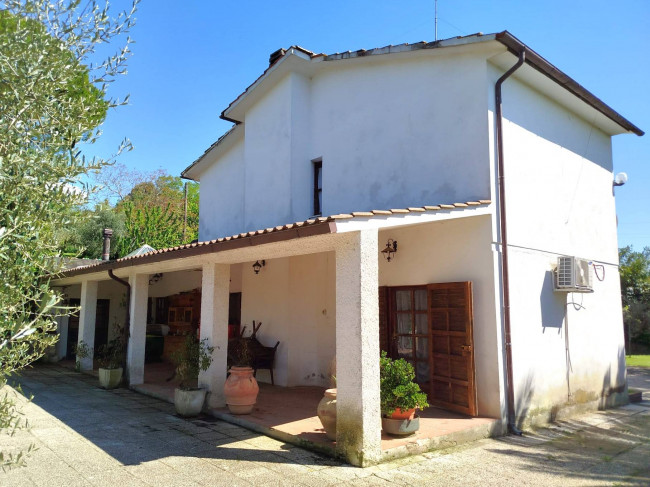 Casa singola in vendita a Amelia