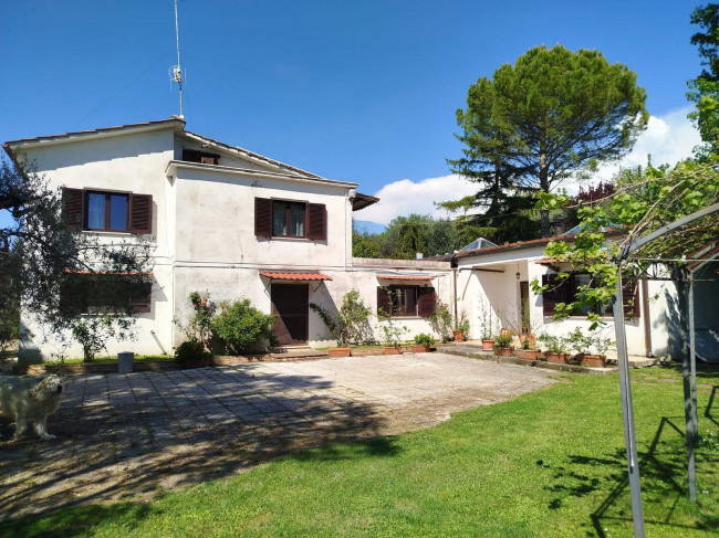 Casa singola in vendita a Amelia