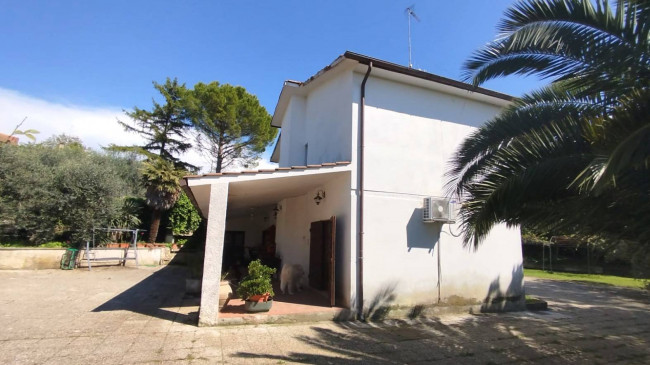 Casa singola in vendita a Amelia