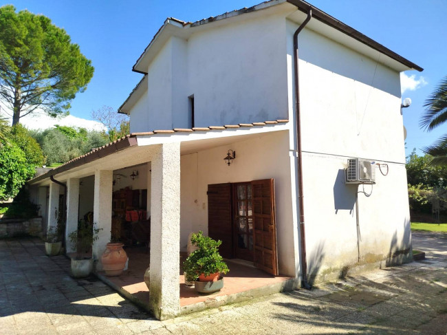 Casa singola in vendita a Amelia