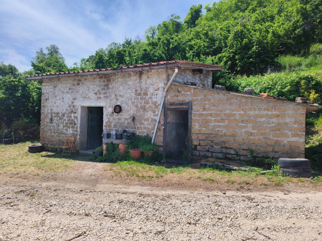Rustico in vendita a Soriano nel Cimino
