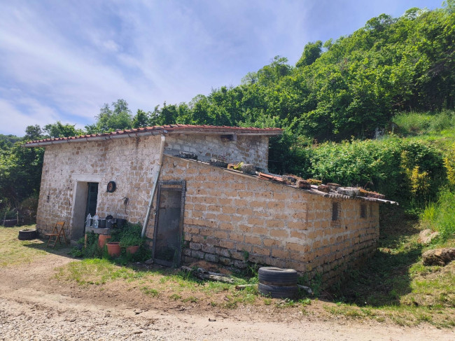 Rustico in vendita a Soriano nel Cimino