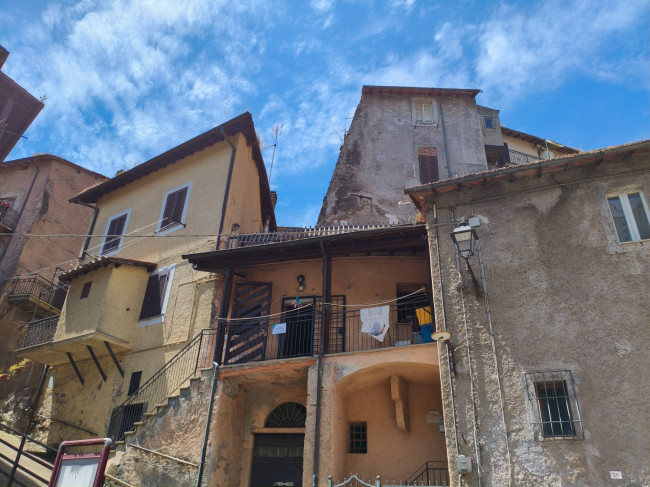 Appartamento in vendita a Canepina