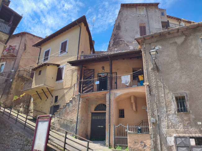 Appartamento in vendita a Canepina