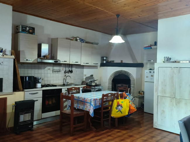 Appartamento in vendita a Canepina