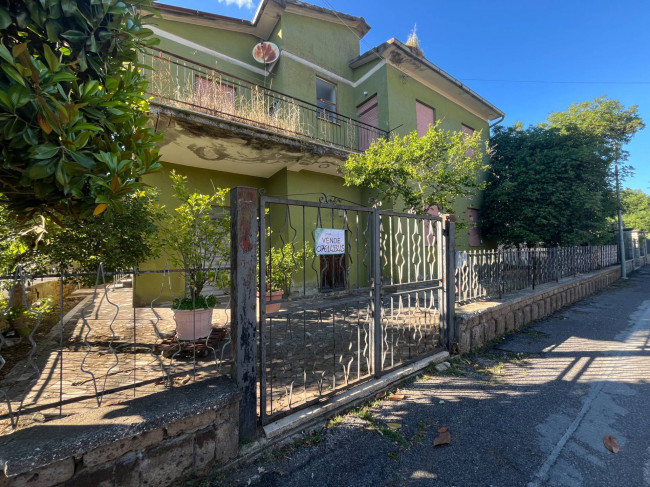 Casa singola in vendita a Bassano in Teverina