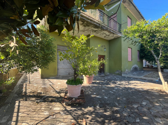 Casa singola in vendita a Bassano in Teverina