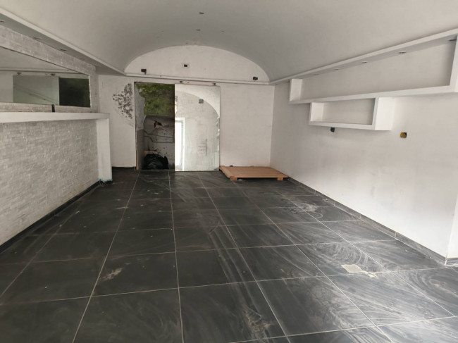 Locale commerciale in affitto a Soriano nel Cimino