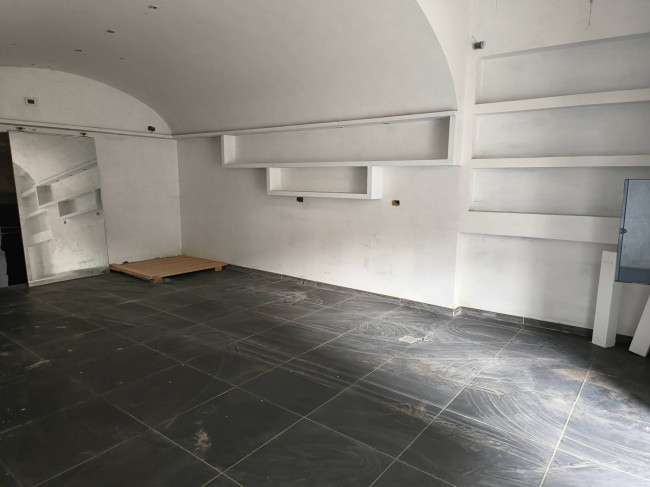 Locale commerciale in affitto a Soriano nel Cimino