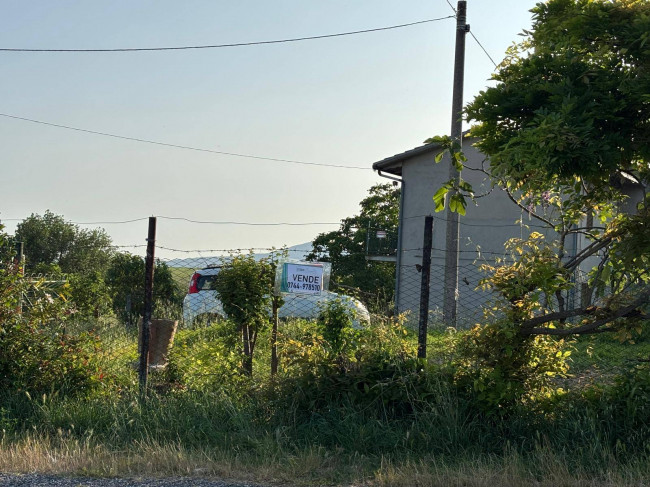 Villetta Bifamiliare in vendita a Montecastrilli