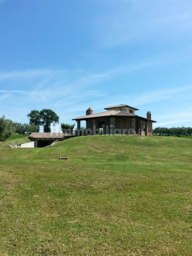 Villa in vendita a Montecastrilli