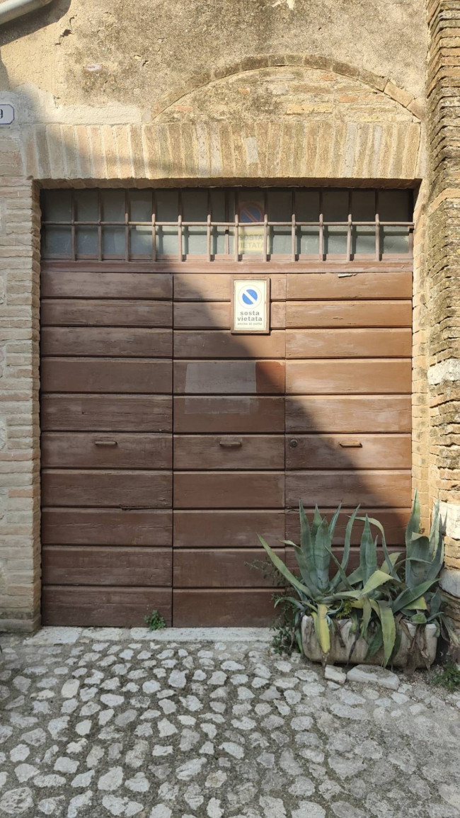 Box o garage in vendita a Amelia