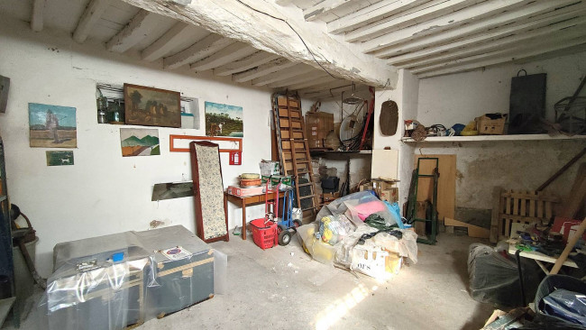 Box o garage in vendita a Amelia