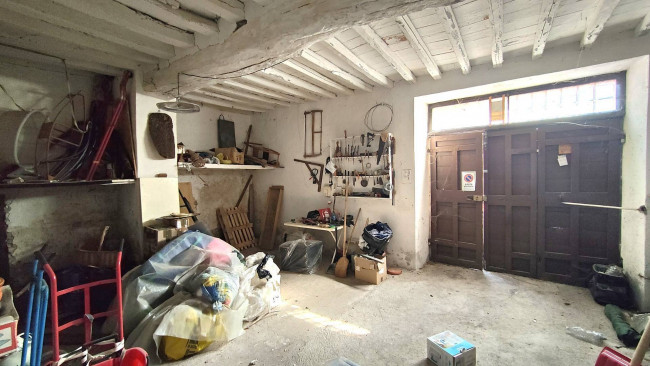 Box o garage in vendita a Amelia