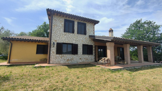 Villa in vendita a Amelia