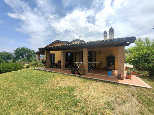 Villa in vendita a Amelia