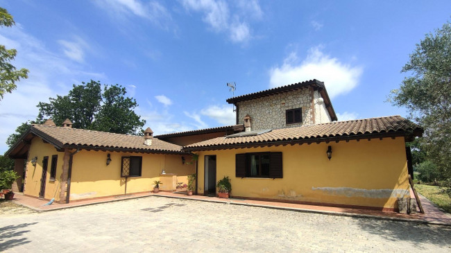 Villa in vendita a Amelia