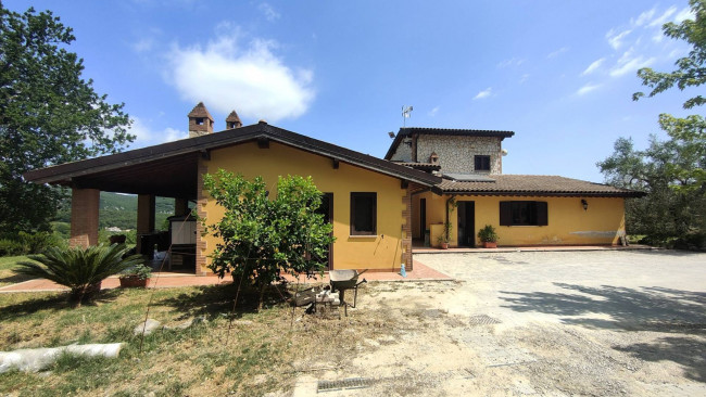 Villa in vendita a Amelia