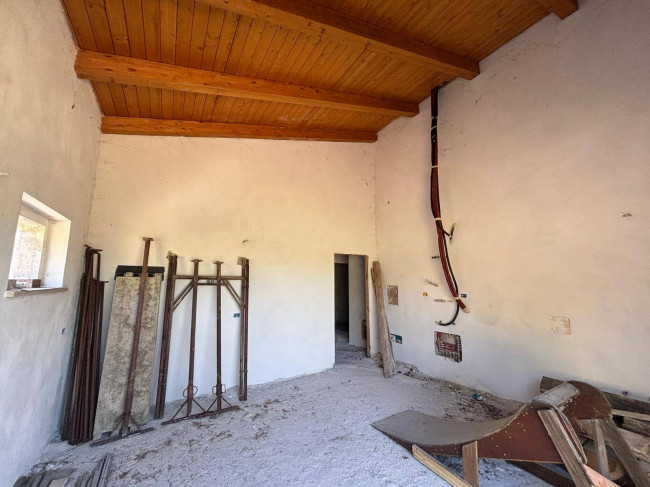 Villetta Bifamiliare in vendita a Montecastrilli